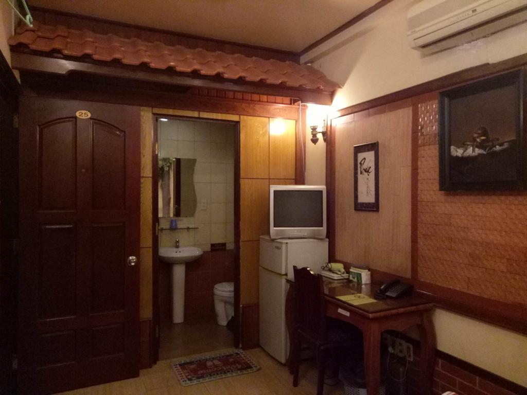 Bee Saigon Hotel Ho Chi Minh City Bagian luar foto