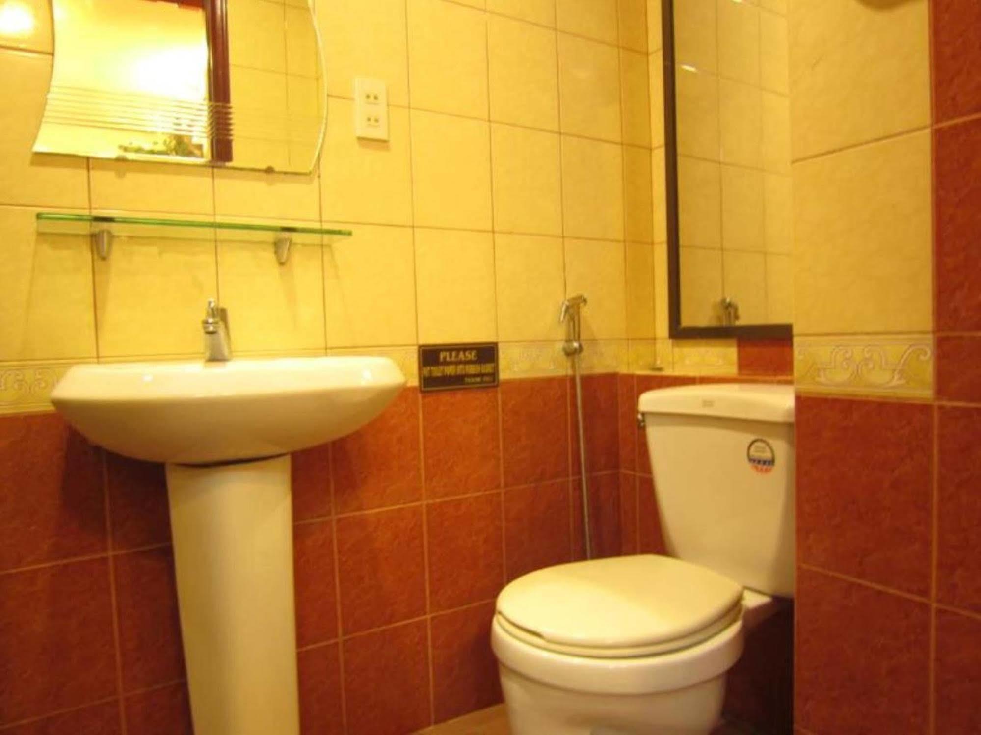 Bee Saigon Hotel Ho Chi Minh City Bagian luar foto
