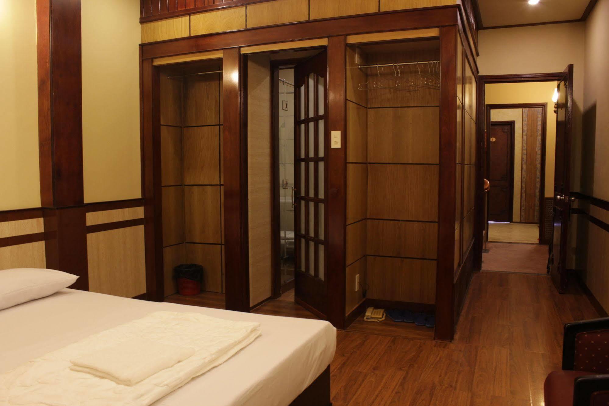 Bee Saigon Hotel Ho Chi Minh City Bagian luar foto